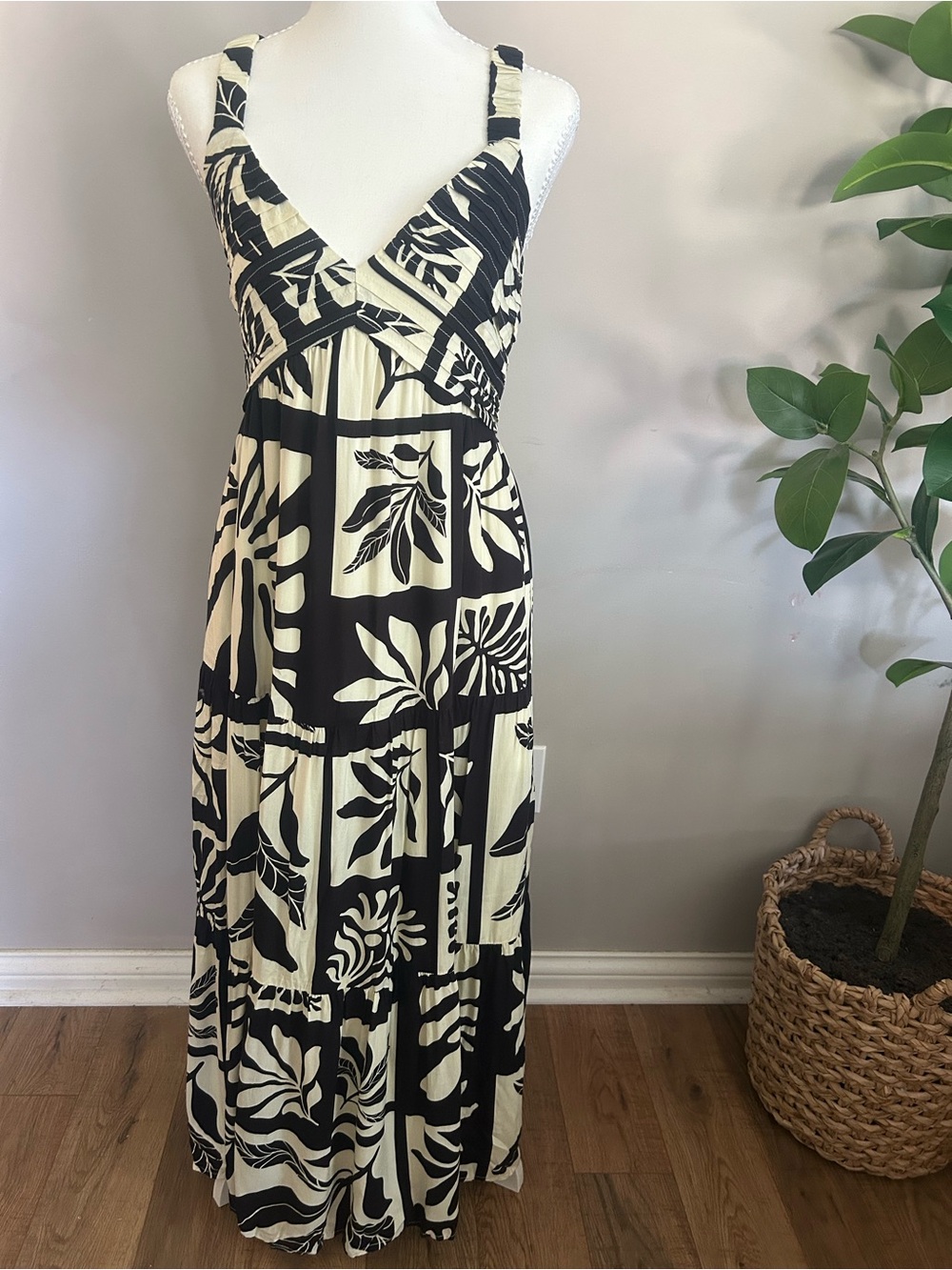 THML Black & Cream Floral Block Maxi Dress - Picture 2 of 7